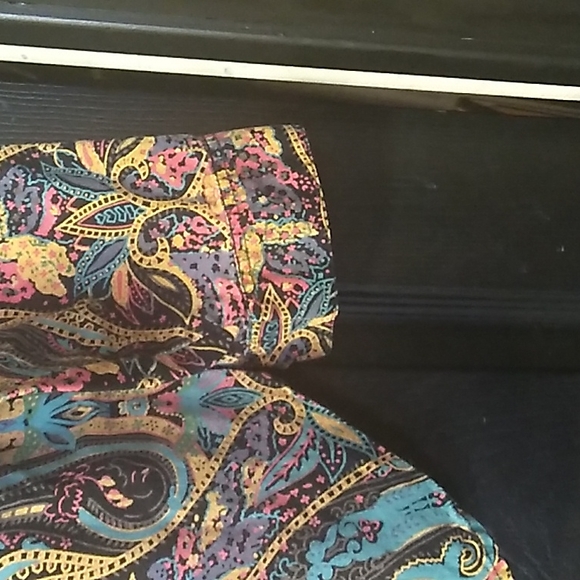 Atlast button down top - Picture 3 of 8